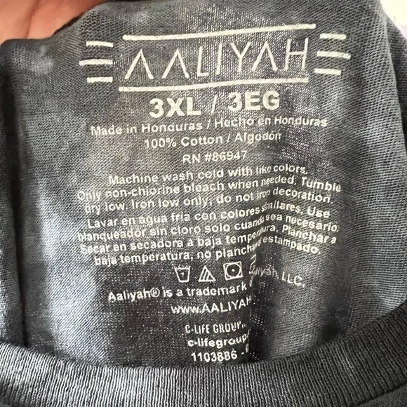 NWOT Aaliyah Tie Dye Graphic Tshirt - Picture 4 of 4